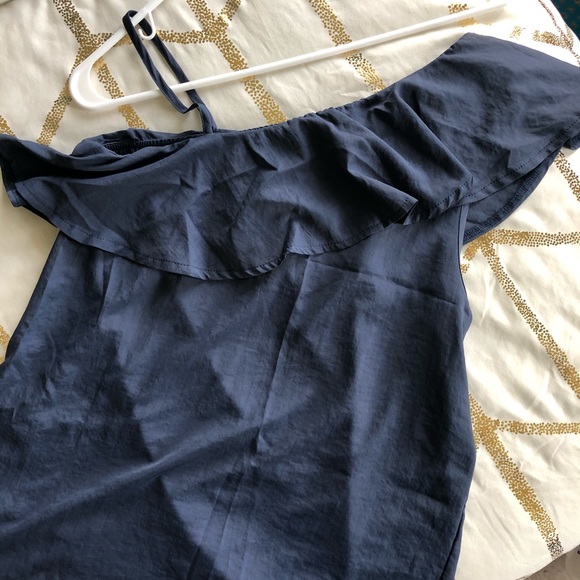 Top - Picture 2 of 3